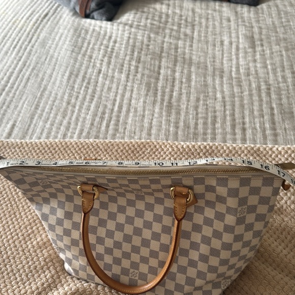 Louis Vuitton shoulder bag - Picture 9 of 12